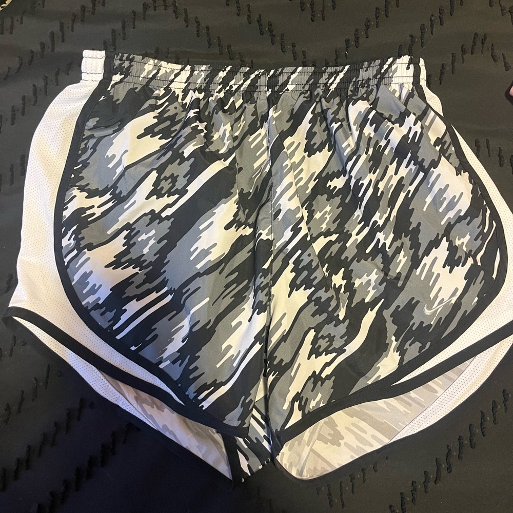 WOMEN NIKE ATHLETIC RUNNING SHORTS
